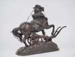 Sculpture en bronze à patine brune "Cheval de trait"
Dim. 39...
