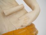 GUILLAUME.
"Rebecca"
Sculpture en marbre polychrome et albatre.
Signée.
Dim. 64 x 32 x...