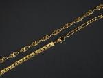 Collier en or composé à partir de trois bracelets.
Poids :...