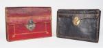 Sacoche porte documents fin XVIIIème en cuir rouge rehaussé d'or...