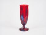 SCHNEIDER.
Vase "Jades" en verre poudré rouge moucheté de bleu.
Signé.
H. 29,6...