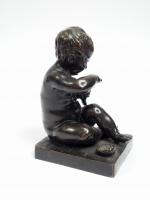 Sujet XIXe en bronze à patine brune ''L'amour et l'oiseau".
H....