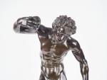 Isaak DUCHEMIN.
"Faune Cymbalier".
Grande sculpture en bronze à patine brune.
Signée.
H. 58,5...