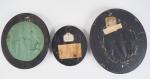 Trois miniatures XIXème en cheveux, dans leurs cadres en bois...
