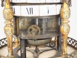 Pendule portique Louis XVI en marbre bronze et biscuit, à...