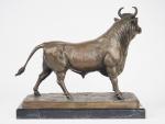 Isidore BONHEUR. 
"Taureau de combat".
Sculptre en bronze à patine brune,...