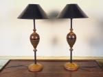 Paire de lampes modernes en bois polychrome et métal.
H. 40...