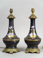Paire de lampes à pétrole Napoléon III en porcelaine, à...