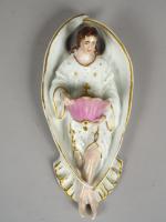 Bénitier XIXème en porcelaine polychrome en forme d'archange
H. 22,5 cm