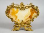Vide-poche Napoléon III en onyx et bronze doré, à décor...