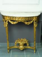 Console demi-lune Louis XVI en bois sculpté, doré et ajouré,...