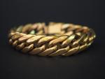 Bracelet articulé en or jaune, maille gourmette.
Long. 18,5 cm
Poids. 29,09...