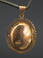 Pendentif porte-photo Napoléon III en or jaune, à décor ...