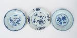 3 assiettes en porcelaine bleu blanc, décor de bambous, de...