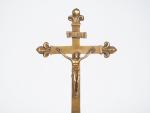 Crucifix XVIIème en bronze.
H. 43 cm.
