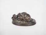 Sujet XIXème en bronze à patine brune "lapine et son...