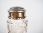3 flacons de style Louis XVI en cristal gravé à...