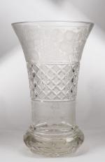 Vase en cristal de Bohème, à décor de croisillons et...