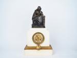 Pendule XIXème en marbre blanc et bronze, à décor d'une...