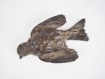 J. MOIGNIEZ
"Oiseau mort"
Sujet en bronze 
Signé.
13 x 7,5 cm