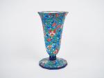 LONGWY. 
Vase cornet Art Déco en émaux polychromes à décor...