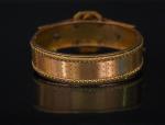 Bracelet manchette Napoléon III en or, à décor de frises...