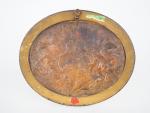 Plaque ovale XVIIème en bronze en léger relief à patine...