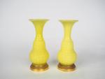 Paire de vases XIXème en opaline jaune jonquille, monture en...