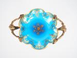 Baguier XIXème en opaline bleue, à décor doré, monture en...