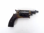Revolver velo-dog calibre 6mm d'excellente facture, carcasse en acier jaspé,...