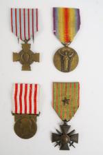 Lot de décorations francaises. (Médaille commémorative 14/18, croix du combattant,...