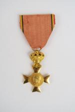 Croix des vétérans Albert 1er couronnées en bronze doré, ruban...