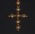 Pendentif Napoléon III en forme de croix en or jaune,...