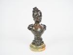 Eugène MARCAIL.
"buste de jeune femme au chignon" 
Sujet en bronze...