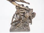 Ernest Charles DIOSI.
"Allégorie".
Important groupe en bronze.
Signé.
H. 76,5 cm. 
(Manque une...