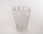 Marc LALIQUE.
Vase en cristal poli de forme polylobée.
H. 29,5 cm.
(petites...