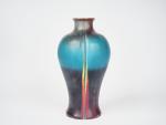 Vase début XXème en céramique à couverte flammée.
Signé.
Dim. 35,5 cm.
(Sauts...