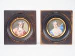 Deux miniatures début XXème "portraits d'élégantes".
Signées.
Diam. 7 cm.
