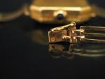 Bracelet montre, boitier et bracelet en or jaune.
Cadran octogonal, à...