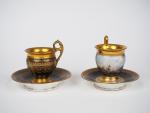 Deux tasses et sous-tasses XIXème en porcelaine de Paris, à...