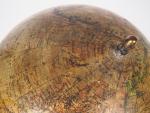 J. FOREST. 
Globe terrestre Napoléon III, piétement en bois noirci....