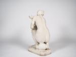 Grande sculpture XIXème en marbre de Carrare.
"baigneuse".
H. 71 cm
(un doigt...
