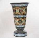 GERBINO. 
Vase cornet en céramique polychrome de Vallauris à décor...