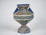 GERBINO.
Vase à anses Art Déco en céramique polychrome.
H. 32 cm