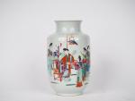 Chine, XIXe siècle, 
Vase en porcelaine et émaux de style...