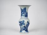 Chine, deuxième moitié XVIIe siècle, 
Vase yenyen en porcelaine bleu...