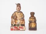 Chine, XVIIIe siècle, 
Deux statuettes en bois laqué représentant des...