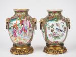Canton, fin XIXe siècle, 
Paire de petits vases de forme...