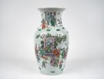 Chine, XXe siècle,
Vase de forme baluste en porcelaine de la...