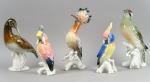 Suite de cinq oiseaux en porcelaine polychrome de Saxe (égrenure)